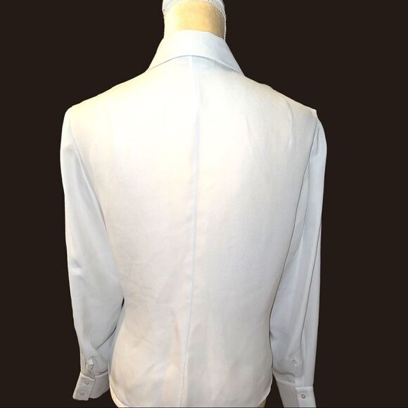 Patrick Christopher 100% silk almond tinted button up blouse! - Picture 7 of 8